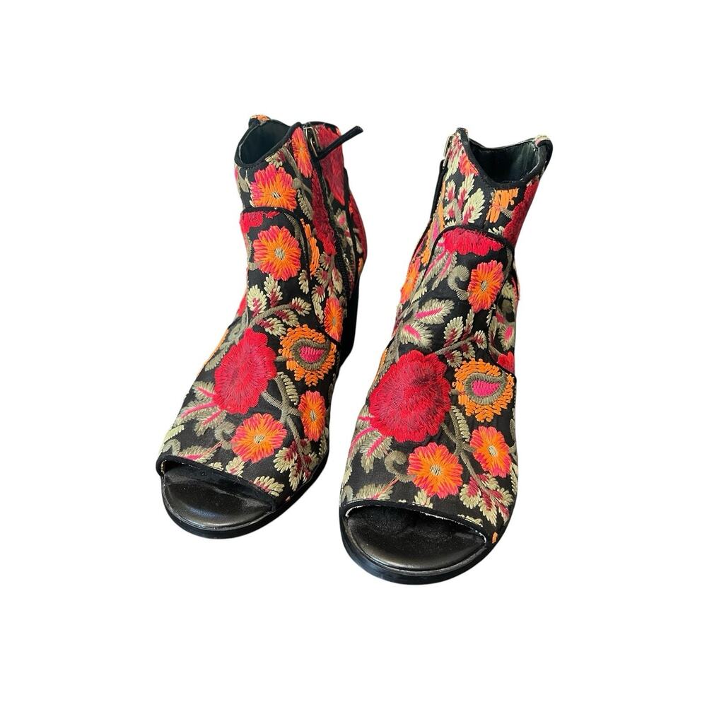 Crown Vintage Frankie boho embroidered peep toe block heel bootie size 8.5M - Picture 3 of 6